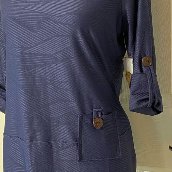 KAKTUS Women's Tunic Top in Color: Eclipse - Picture 3 of 10